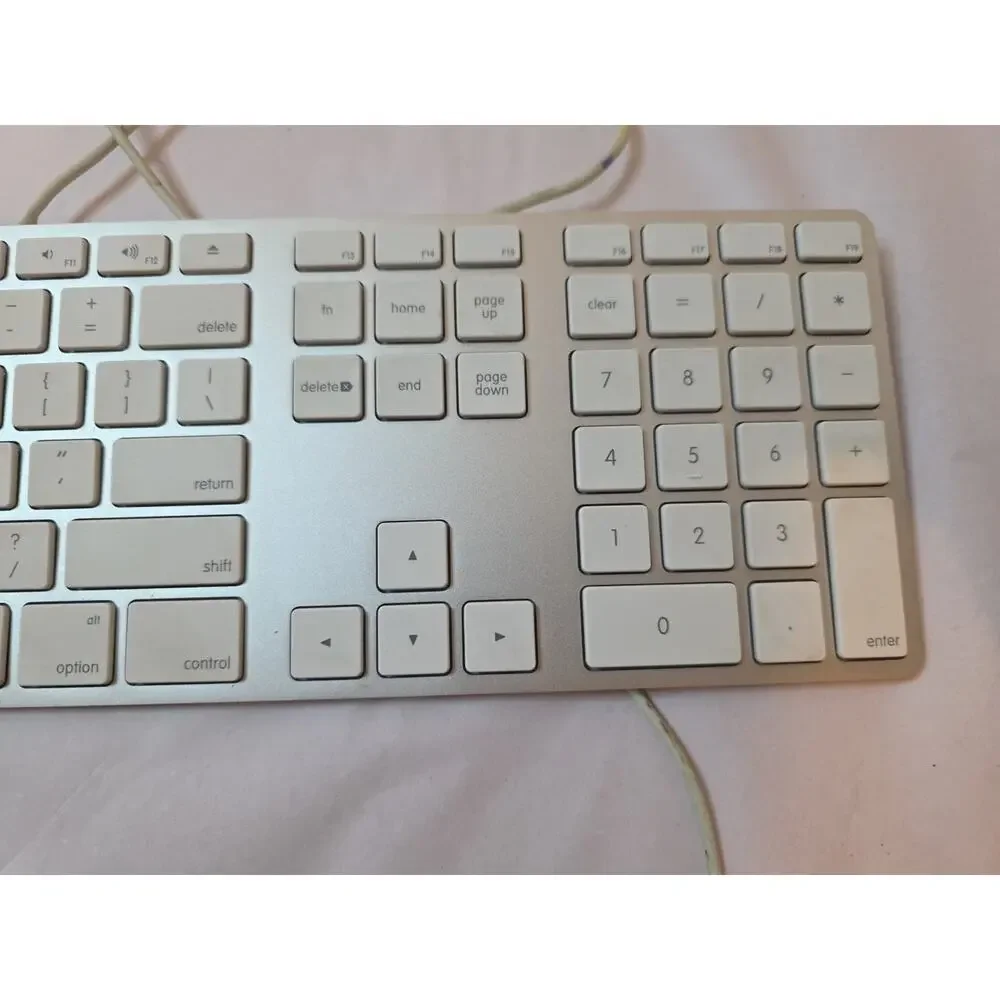 Apple Wired Keyboard A1243 & Mouse A1152 Combo Set